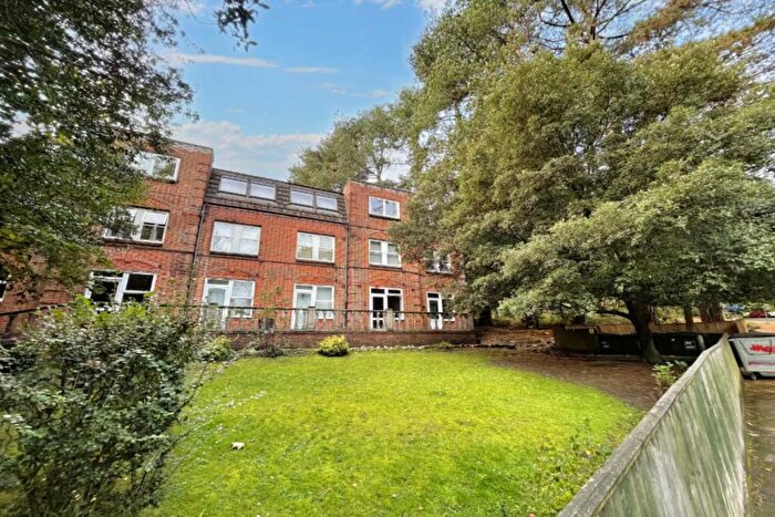 Flat To Rent In Please Enquire Online Only For This Flat On Braidley Road, Bournemouth, BH2