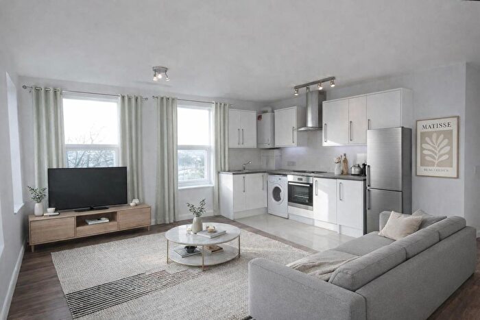 2 Bedroom Flat To Rent In Horn Lane, Acton, W3