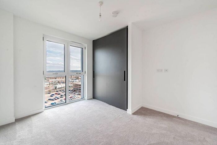 2 Bedroom Flat For Sale In The Exchange Watford, Watford, WD24