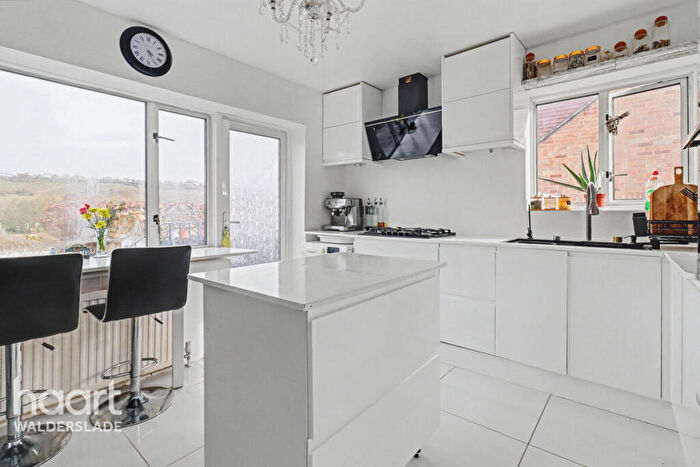 4 Bedroom Semi-Detached House For Sale In Carlton Crescent, Chatham, ME5