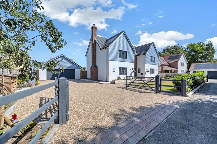 4 Bedroom Detached House For Sale In Cedars Close, Thurston, Bury St. Edmunds, IP31