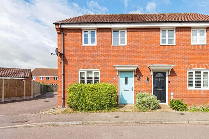 3 Bedroom Semi-Detached House For Sale In Aspen Road, Caister-On-Sea, NR30