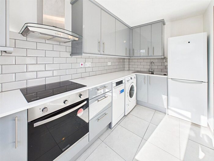 2 Bedroom Flat To Rent In Braybourne Drive, Isleworth, TW7