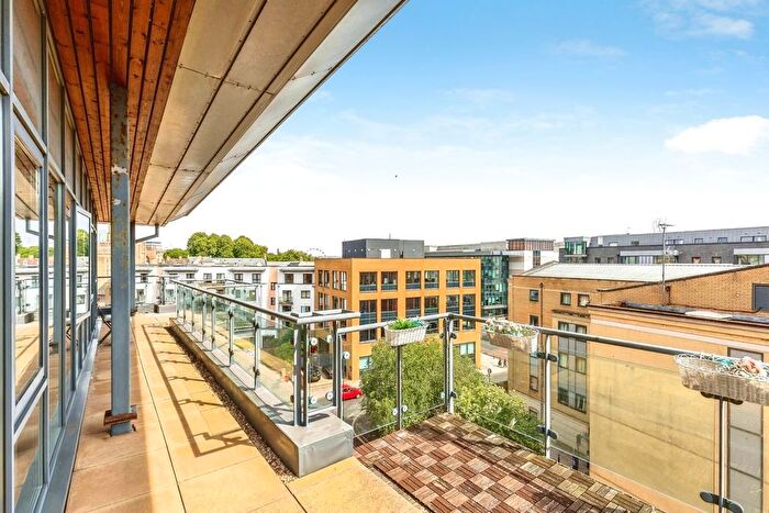 2 Bedroom Flat For Sale In Partition Street, Bristol, BS1