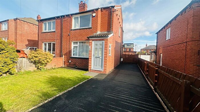 4 Bedroom Semi Detached House For Sale In Leysholme View, Wortley, Leeds, LS12