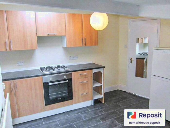 3 Bedroom Flat To Rent In Wilmslow Road, Withington, M20