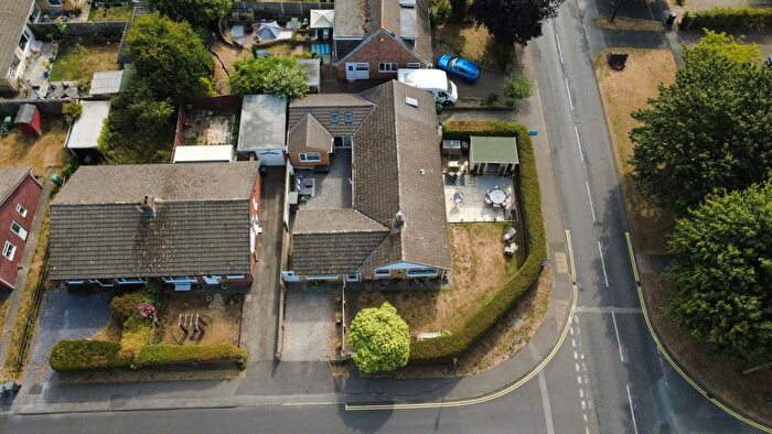 4 Bedroom Bungalow For Sale In Cotswold Way, York, YO32