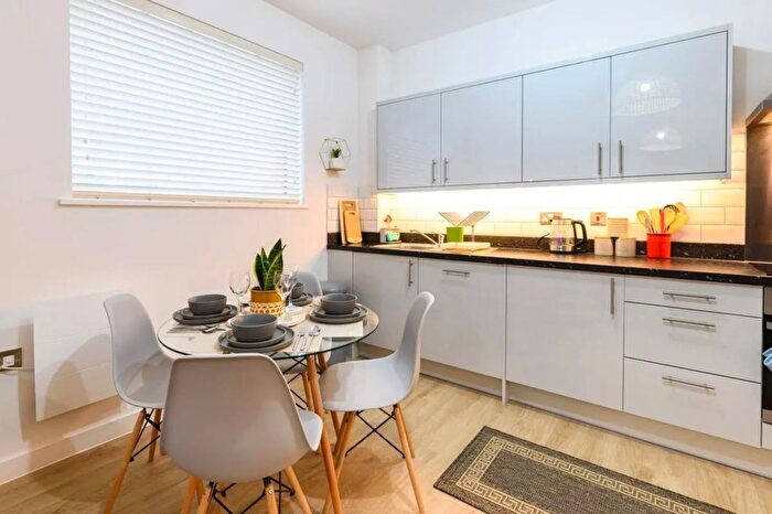 2 Bedroom Flat To Rent In Aire Quay, Hunslet, Leeds, LS10