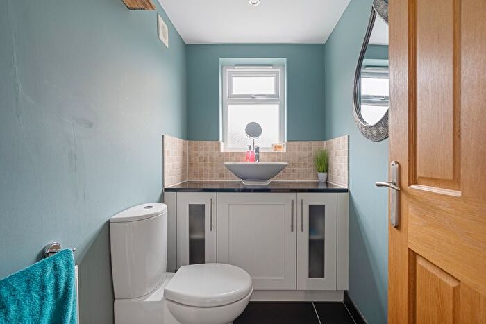 4 Bedroom Detached House For Sale In Gravesend Road, Higham, Rochester, Kent, ME3