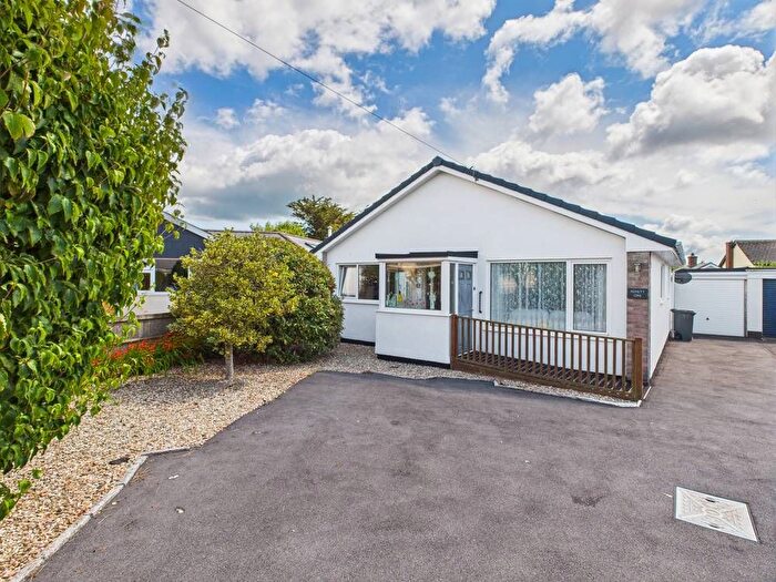 2 Bedroom Bungalow For Sale In Davies Avenue, Paignton, TQ4
