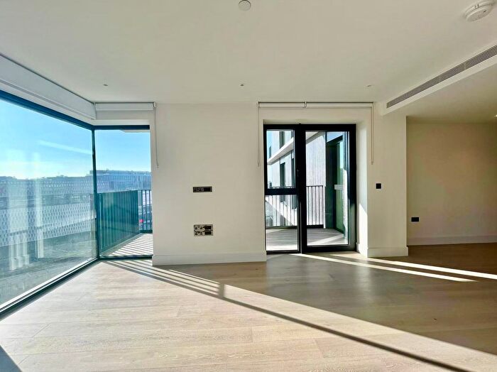 1 Bedroom Flat To Rent In Fountain Park Way, London, W12