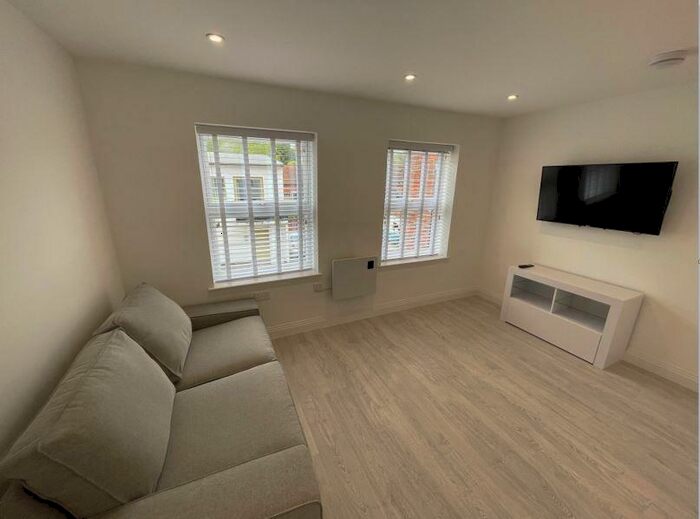 1 Bedroom Apartment To Rent In Bridge Street, Caversham, RG4