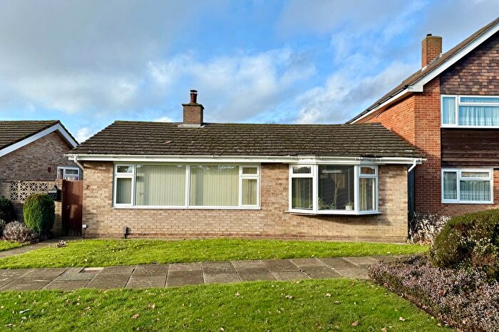 3 Bedroom Detached Bungalow For Sale In Hamilton Grove, Peel Common, PO13