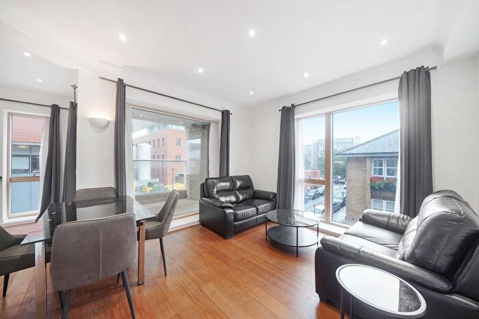 2 Bedroom Flat To Rent In Newark Street, Whitechapel, E1