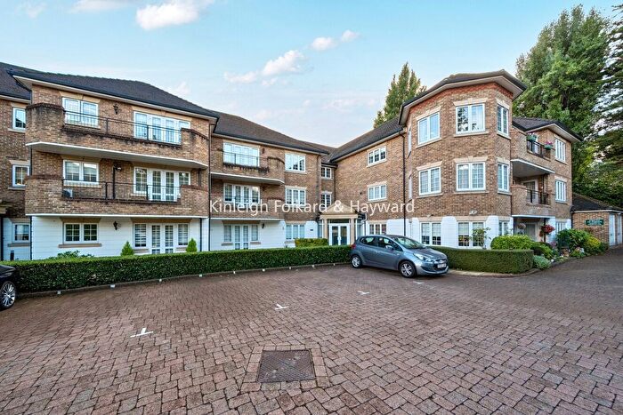 2 Bedroom Flat For Sale In Holders Hill Road, London, NW4