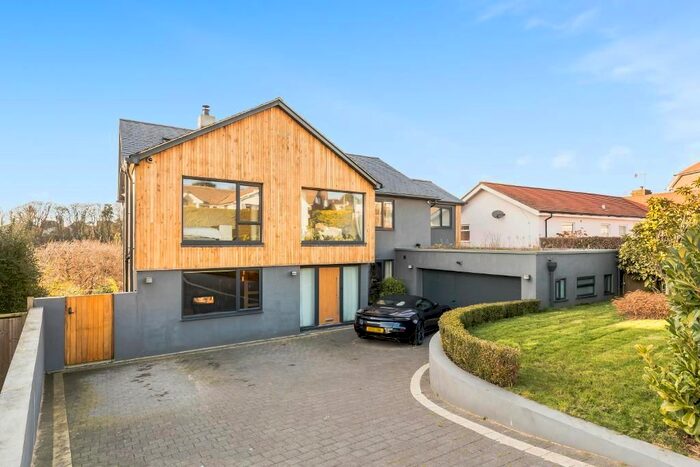 5 Bedroom Detached House To Rent In Downside, Hove, East Sussex, BN3