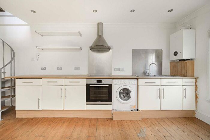 1 Bedroom Flat For Sale In Friars Place Lane, London, W3