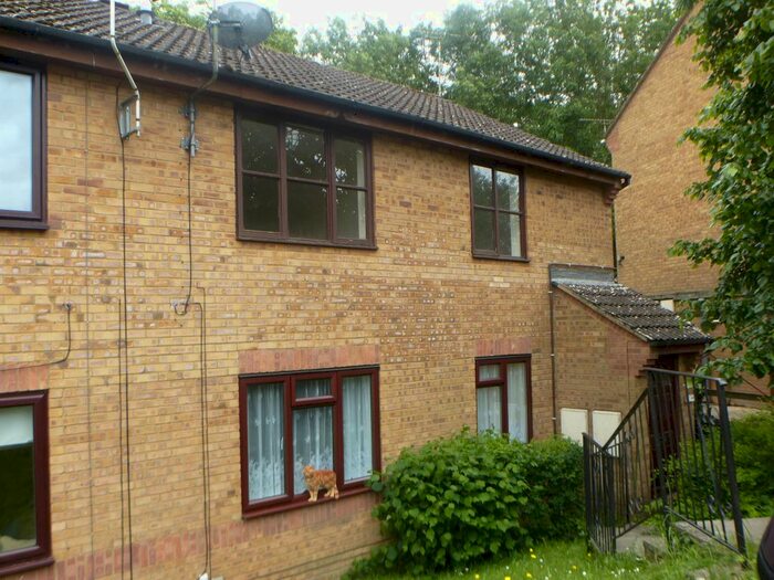 2 Bedroom Maisonette To Rent In Shropshire Close, Salisbury, SP2