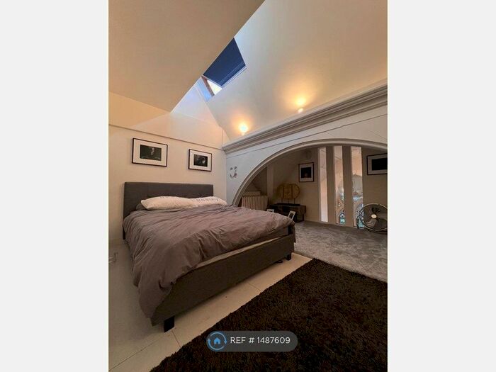 2 Bedroom Terraced House To Rent In Cloisters Court, Highgate Village, N6