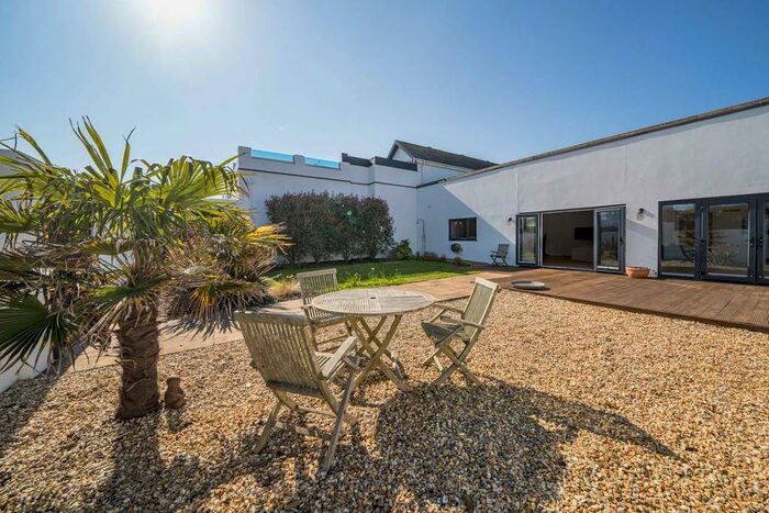 2 Bedroom Semi-Detached Bungalow To Rent In Coastguard Lane, Freshwater Bay, PO40