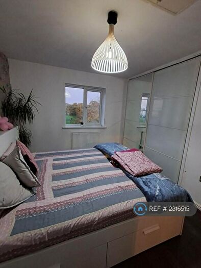 2 Bedroom Flat To Rent In Blackthorn Road, Ilford, IG1