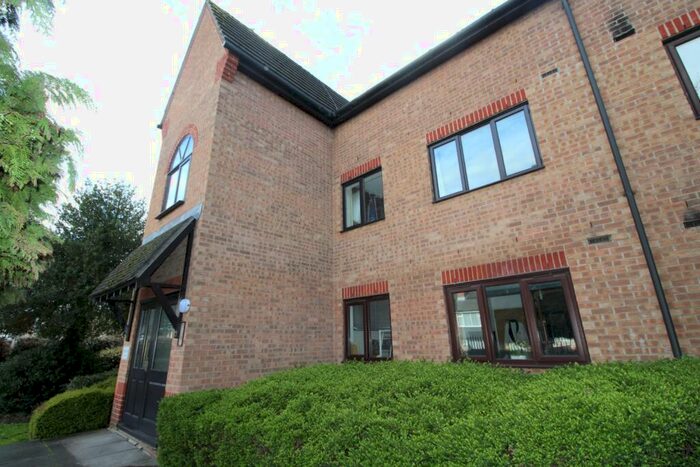 2 Bedroom Flat To Rent In Gubbins Lane, Harold Wood, Romford, RM3