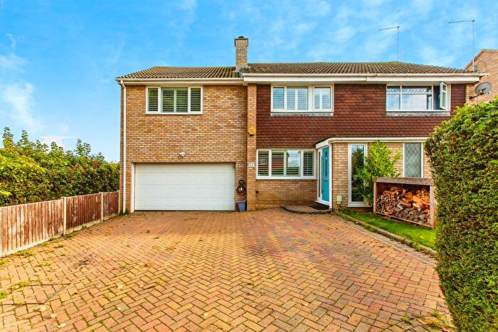 4 Bedroom Semi Detached House For Sale In Washington Court, Thrapston, Kettering, NN14