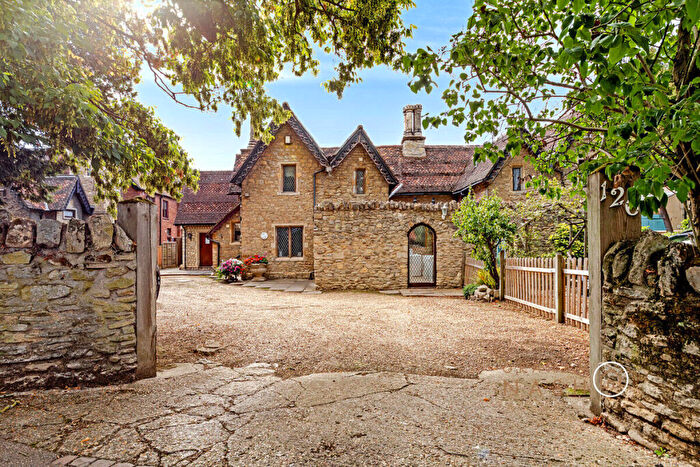 5 Bedroom Semi-Detached House For Sale In Bromham Road, Bedford, MK40
