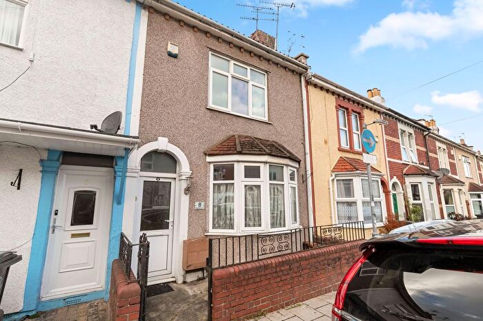 2 Bedroom Property For Sale In Roseberry Park, Bristol, BS5