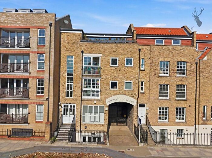 2 Bedroom Apartment For Sale In Redmans Road, London, E1