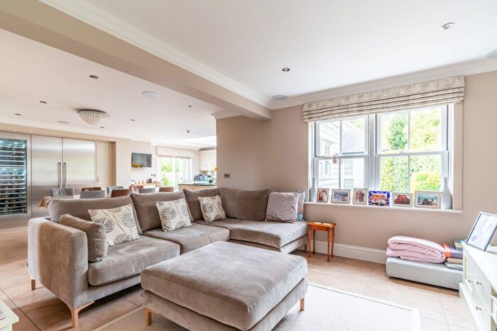 5 Bedroom Detached House For Sale In Riche Close, Felsted, CM6