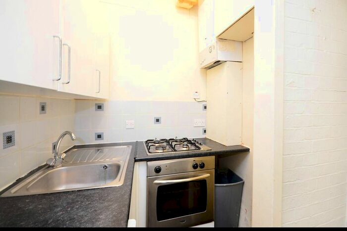 Studio To Rent In Goldhawk Road, Shepherd's Bush, London, W12