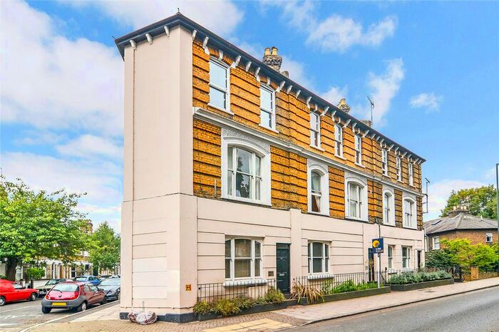 2 Bedroom Flat To Rent In St Margarets Road, Twickenham, TW1