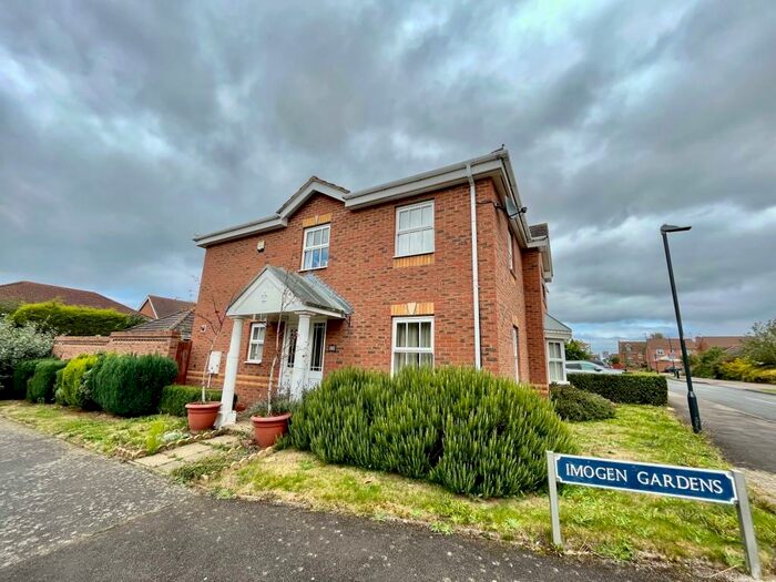 4 Bedroom House To Rent In Imogen Gardens, Warwick, CV34