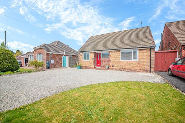 3 Bedroom Chalet For Sale In Whalesmead Road, Bishopstoke, Eastleigh, SO50