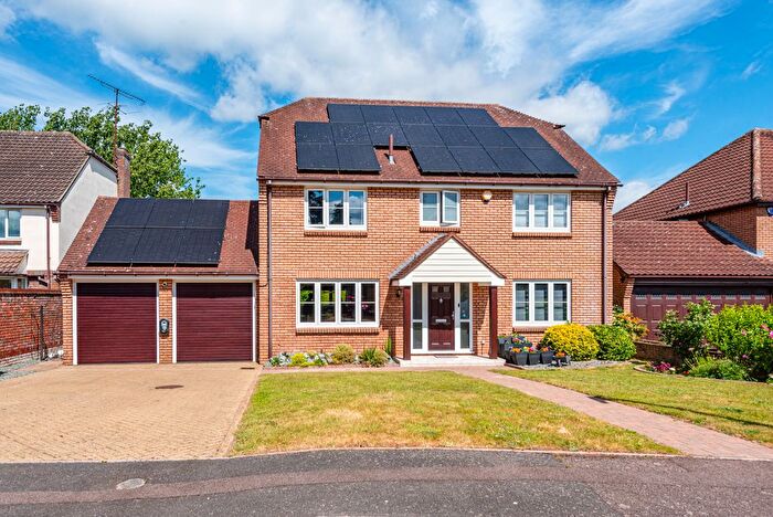 6 Bedroom Detached House For Sale In The Granary, Roydon, Essex, CM19