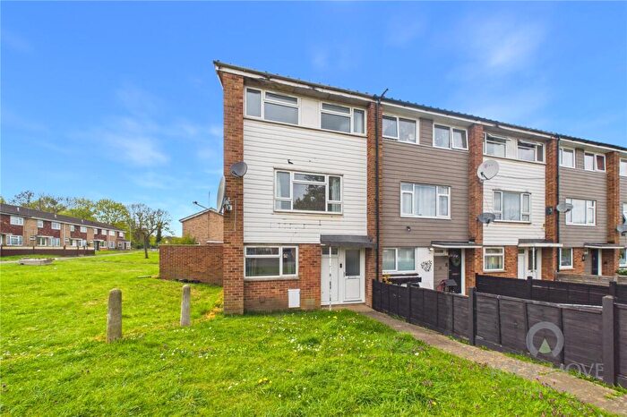 4 Bedroom End Of Terrace House To Rent In Thorn Hill, Northampton, Northamptonshire, NN4