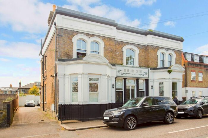2 Bedroom Flat To Rent In Station Road, Hampton, TW12