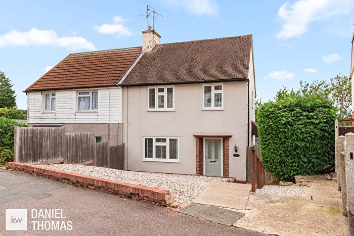 3 Bedroom Semi-Detached House For Sale In Conybury Close, Waltham Abbey, EN9