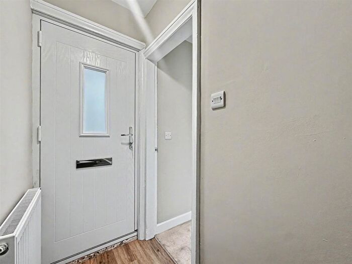 2 Bedroom Property To Rent In Doncaster Avenue, Sandiacre, Nottingham, NG10