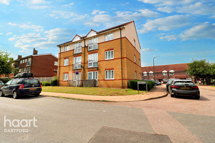 2 Bedroom Flat For Sale In Farnol Road, Dartford, DA1