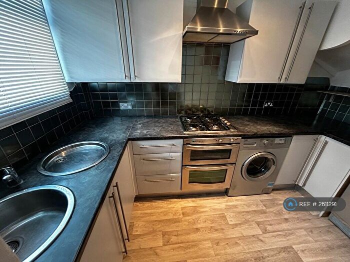 1 Bedroom Terraced House To Rent In Bankfield Road, Leeds, LS4