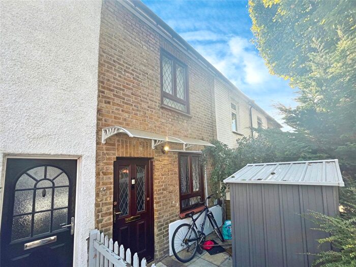 2 Bedroom Terraced House To Rent In The Avenue, Egham, Surrey, TW20