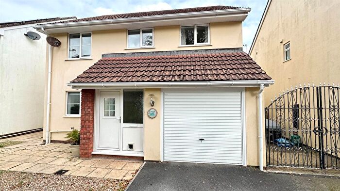 4 Bedroom Detached House For Sale In Mount View, Ilfracombe, EX34