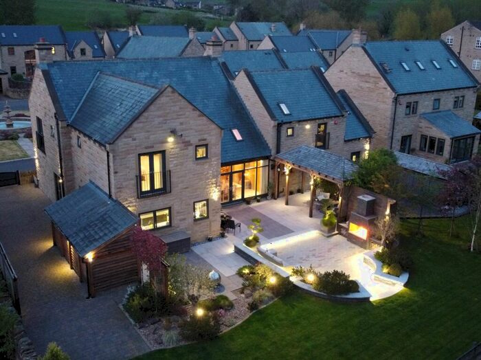 3 Bedroom Detached House For Sale In Whitley Willows, Lepton, HD8