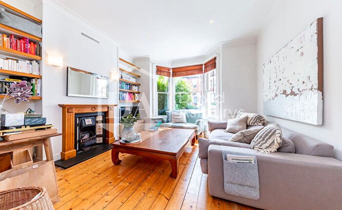 1 Bedroom Flat To Rent In Inderwick Road, Crouch End, London, N8