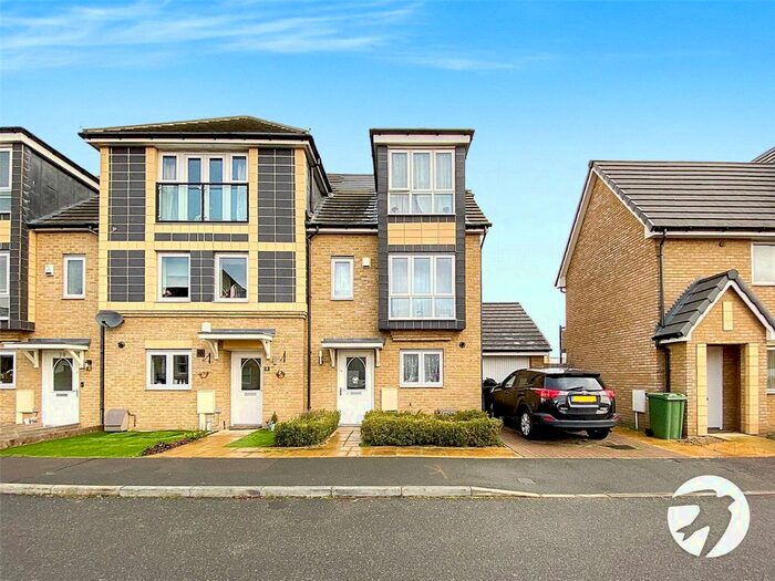 4 Bedroom End Of Terrace House To Rent In Chapel Drive, Stone, Dartford, DA2