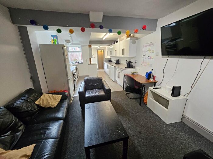 6 Bedroom Terraced House For Sale In Fully Occupied Student Accommodation - Tiverton Road, Selly Oak, B29