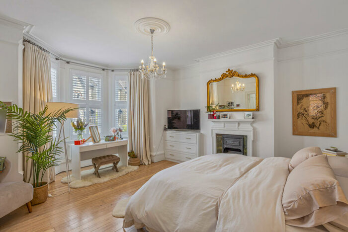 5 Bedroom Semi-Detached House To Rent In Iffley Road, Oxford, OX4