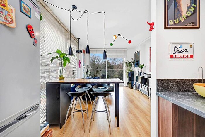 1 Bedroom Flat For Sale In Mulberry Apartments, Manor House, N4